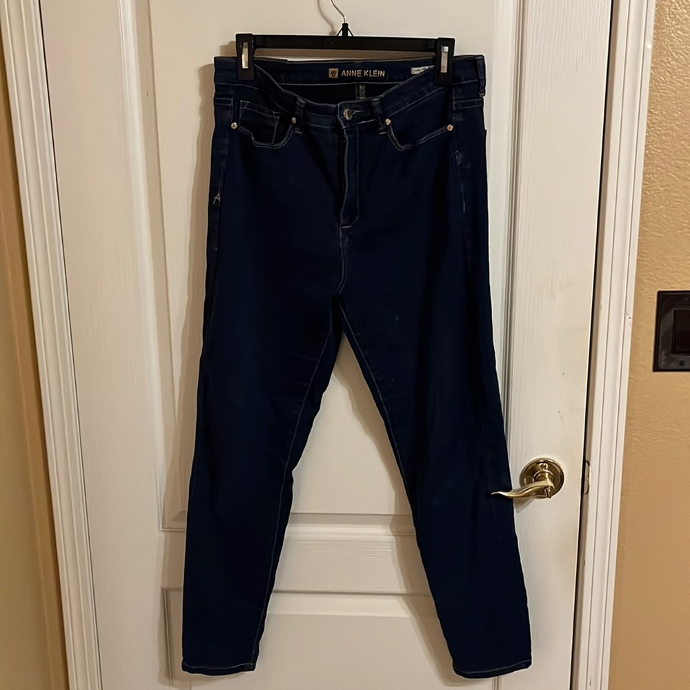 Anne Klein Women’s Stretchy Jeans
